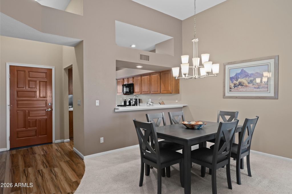 Image 9 of property listing at 25615 N BOLERO Bend 1, Rio Verde, AZ 85263