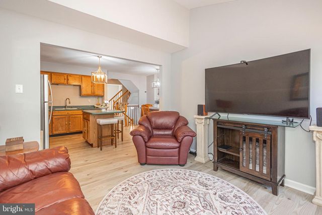 504 JOSHUA CT, North Wales, PA 19454