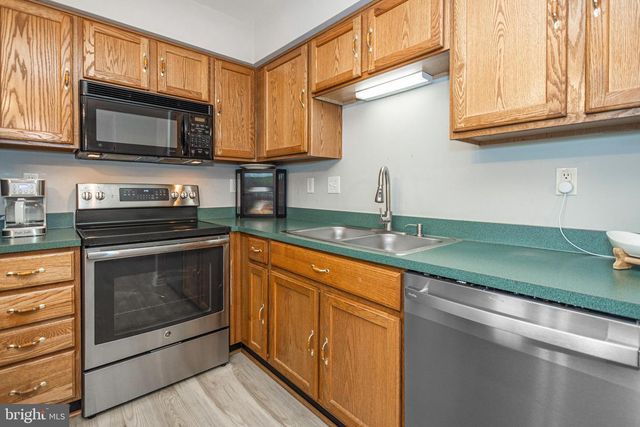 504 JOSHUA CT, North Wales, PA 19454