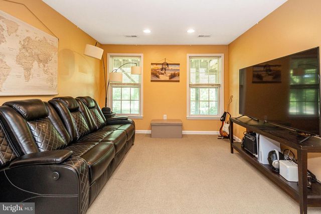 504 JOSHUA CT, North Wales, PA 19454