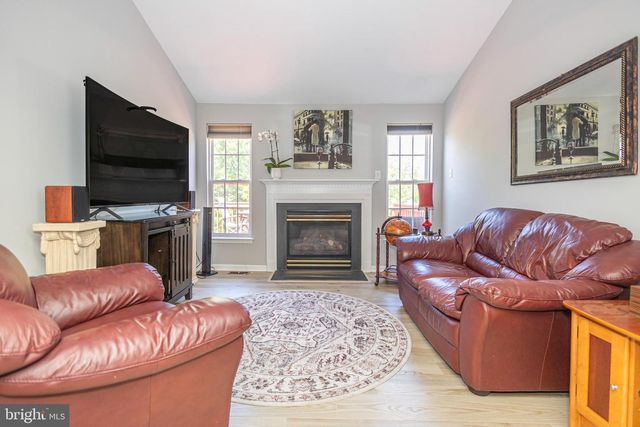 504 JOSHUA CT, North Wales, PA 19454