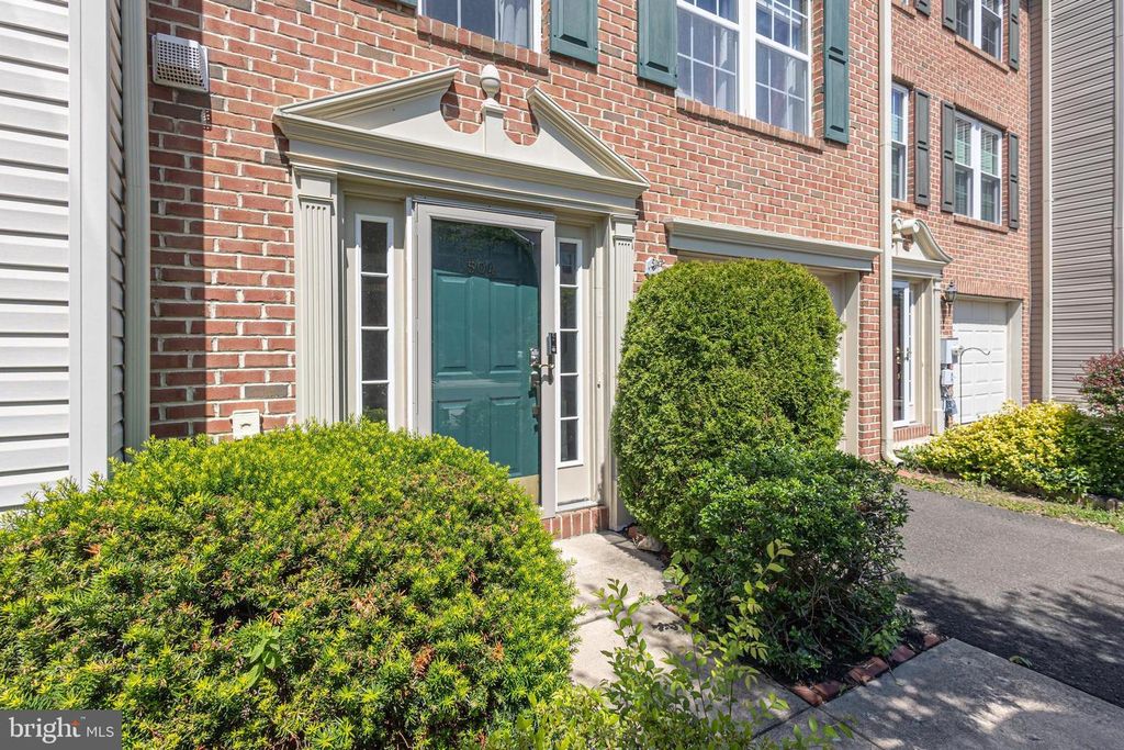 504 JOSHUA CT, North Wales, PA 19454
