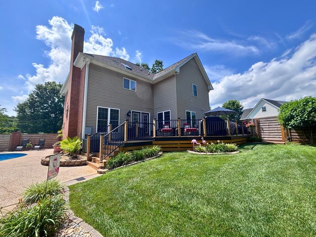129 Baldridge Dr, Cottontown, TN 37048