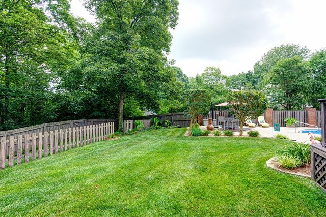 129 Baldridge Dr, Cottontown, TN 37048