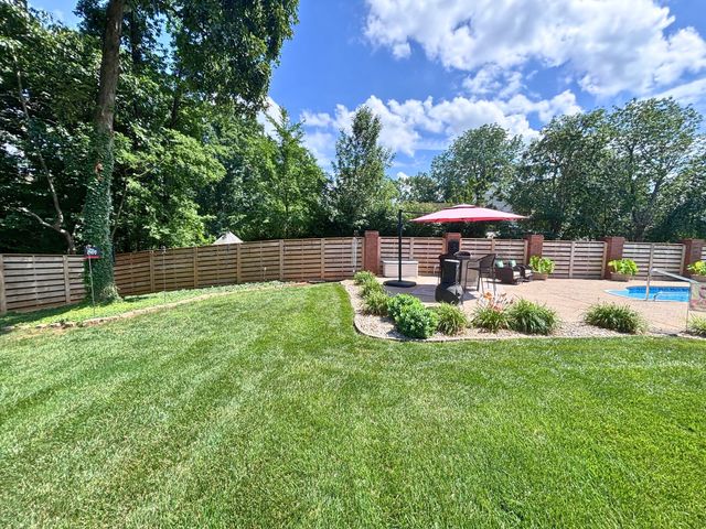 129 Baldridge Dr, Cottontown, TN 37048