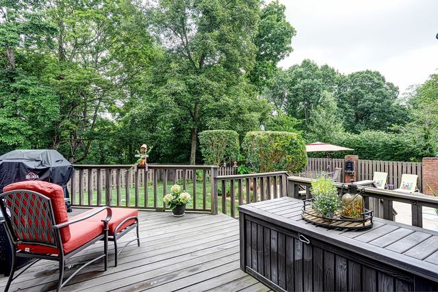 129 Baldridge Dr, Cottontown, TN 37048