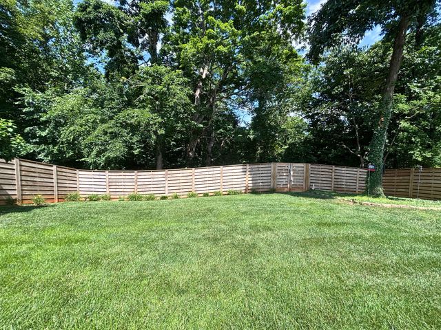 129 Baldridge Dr, Cottontown, TN 37048