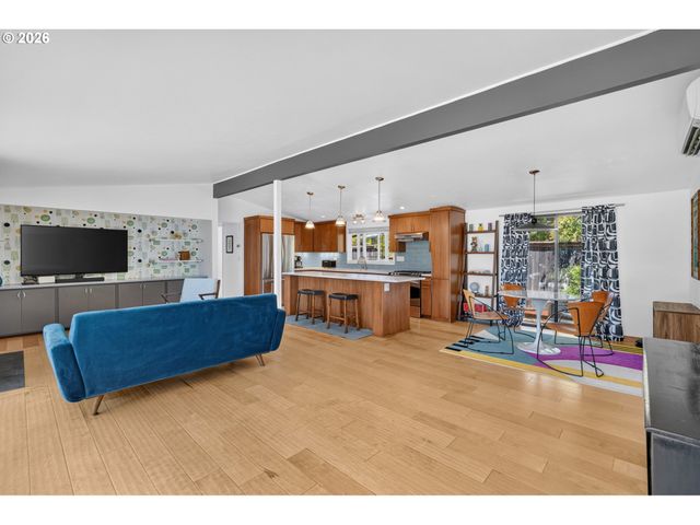 826 DELMAR Pl, Eugene, OR 97401