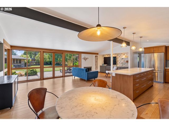 826 DELMAR Pl, Eugene, OR 97401