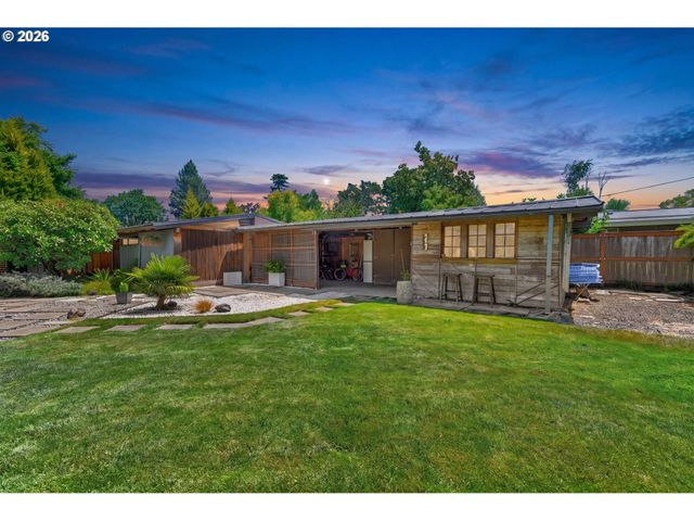 826 DELMAR Pl, Eugene, OR 97401