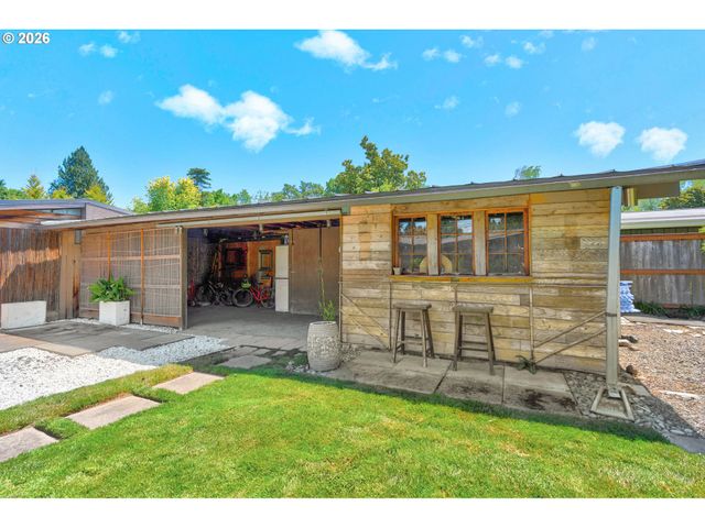 826 DELMAR Pl, Eugene, OR 97401