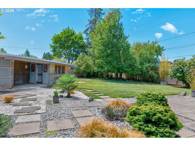 826 DELMAR Pl, Eugene, OR 97401