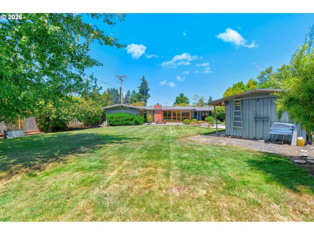 826 DELMAR Pl, Eugene, OR 97401