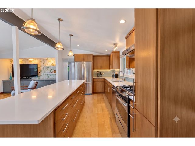 826 DELMAR Pl, Eugene, OR 97401