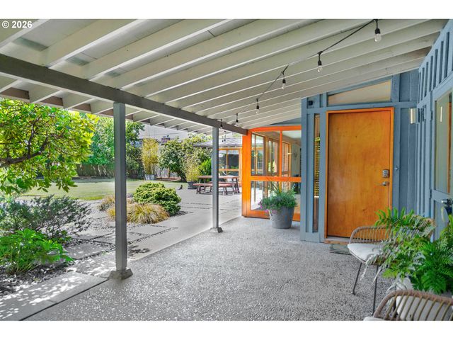 826 DELMAR Pl, Eugene, OR 97401