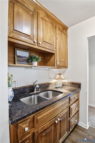 5616 Annette Dr, Sandston, VA 23150