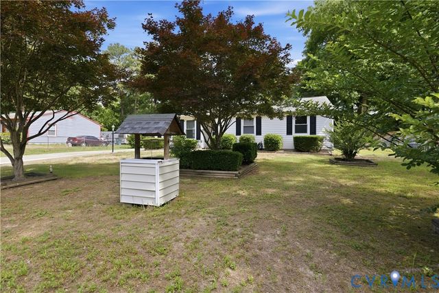 5616 Annette Dr, Sandston, VA 23150