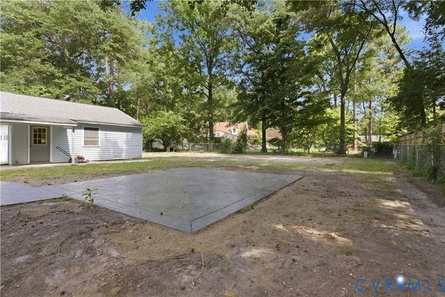 5616 Annette Dr, Sandston, VA 23150