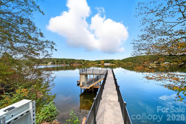 5764 Lake Pointe Drive, Granite Falls, NC 28630