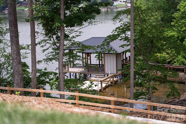 5764 Lake Pointe Drive, Granite Falls, NC 28630