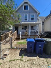 18-20 Clinton Avenue, Bridgeport, CT 06605