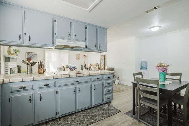 1584 Northgate Dr, Manteca, CA 95336