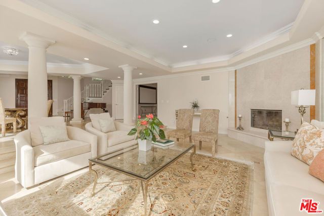 1922 Bel Air Road, Los Angeles, CA 90077