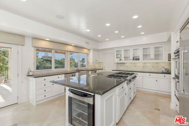 1922 Bel Air Road, Los Angeles, CA 90077