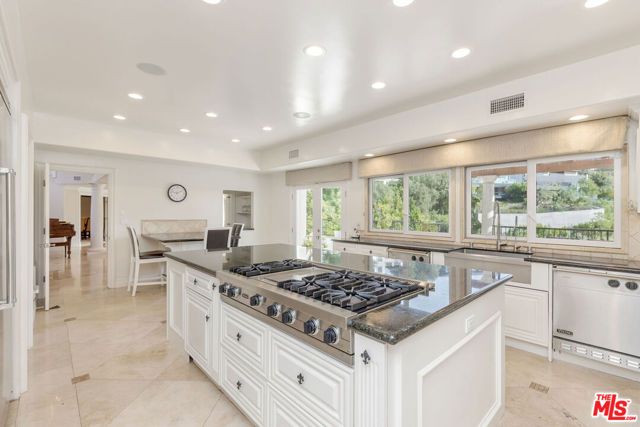 1922 Bel Air Road, Los Angeles, CA 90077