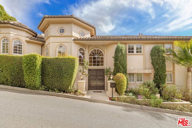 1922 Bel Air Road, Los Angeles, CA 90077