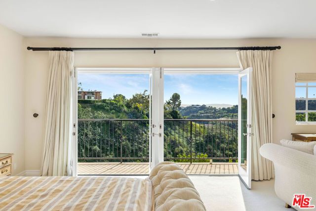 1922 Bel Air Road, Los Angeles, CA 90077