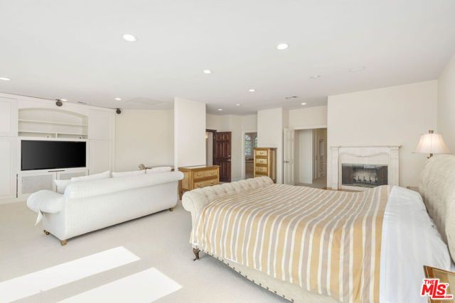 1922 Bel Air Road, Los Angeles, CA 90077
