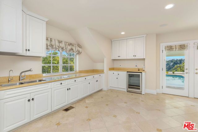 1922 Bel Air Road, Los Angeles, CA 90077