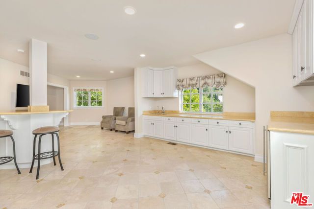 1922 Bel Air Road, Los Angeles, CA 90077