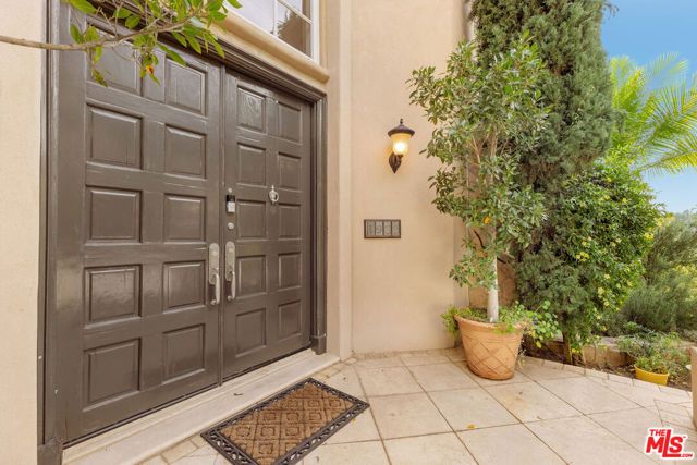 1922 Bel Air Road, Los Angeles, CA 90077