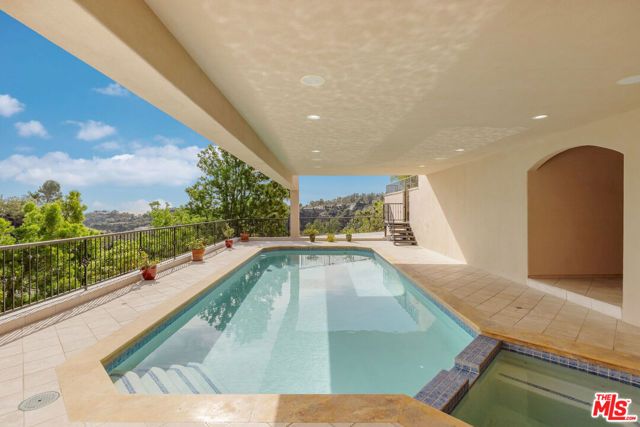 1922 Bel Air Road, Los Angeles, CA 90077