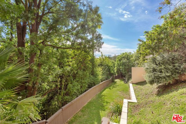 1922 Bel Air Road, Los Angeles, CA 90077