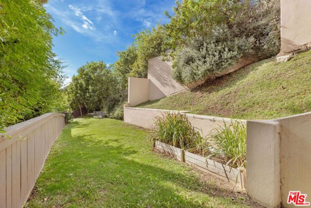 1922 Bel Air Road, Los Angeles, CA 90077
