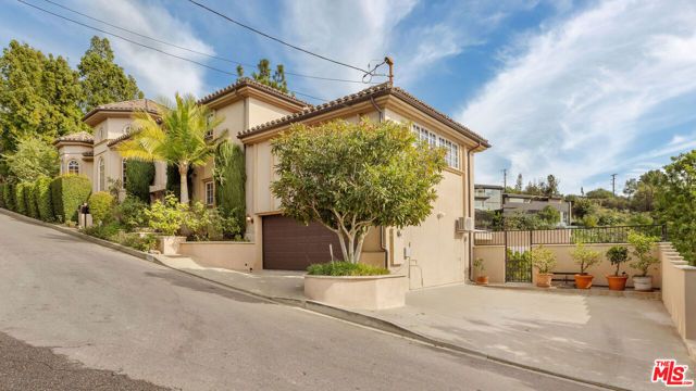 1922 Bel Air Road, Los Angeles, CA 90077