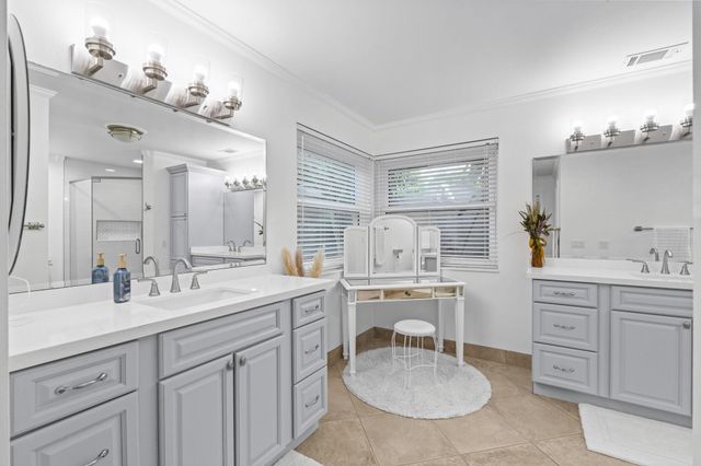 15270 Meadow Wood Drive, Wellington, FL 33414