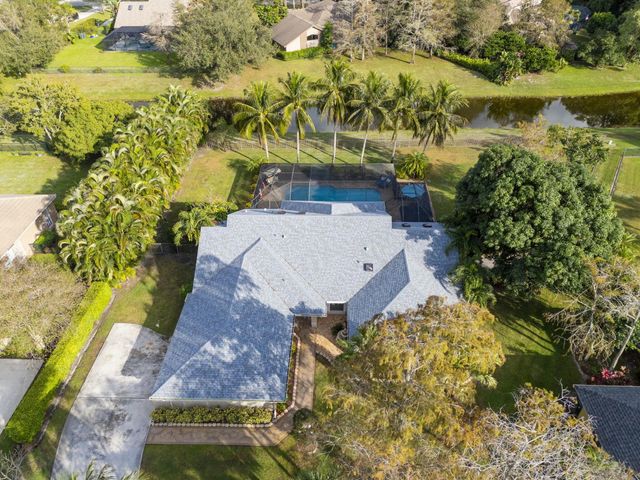 15270 Meadow Wood Drive, Wellington, FL 33414