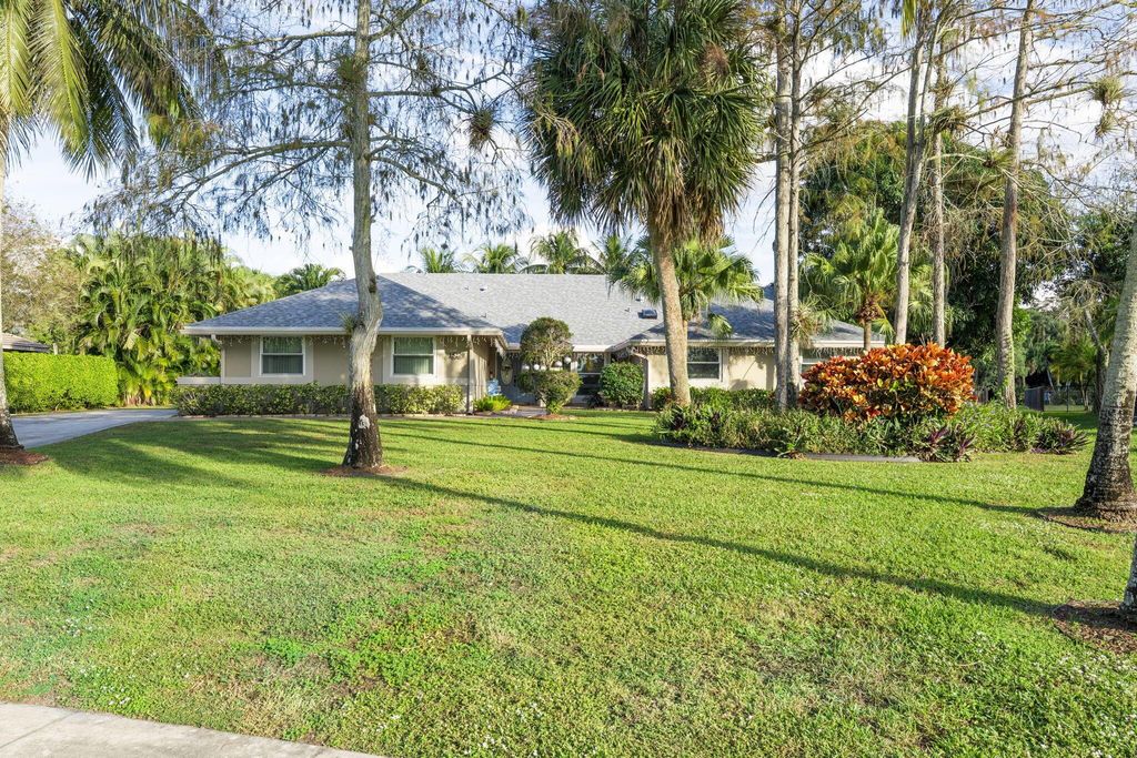 15270 Meadow Wood Drive, Wellington, FL 33414