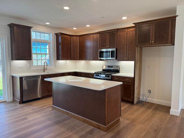 6A Dearborn Circle, Goffstown, NH 03045