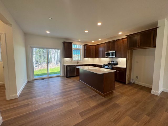 6A Dearborn Circle, Goffstown, NH 03045
