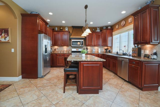 1303 Janet Drive, Bloomington, IL 61704