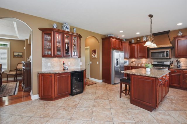 1303 Janet Drive, Bloomington, IL 61704
