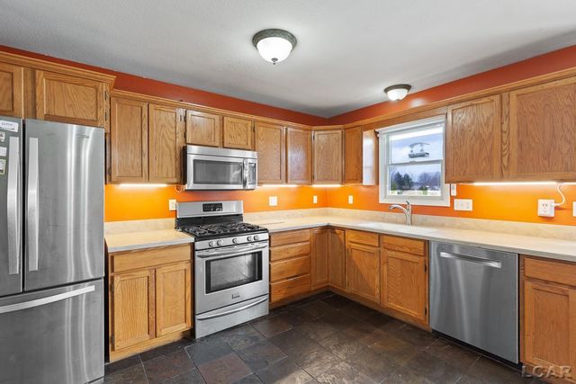 2625 Prairie Drive, Adrian, MI 49221