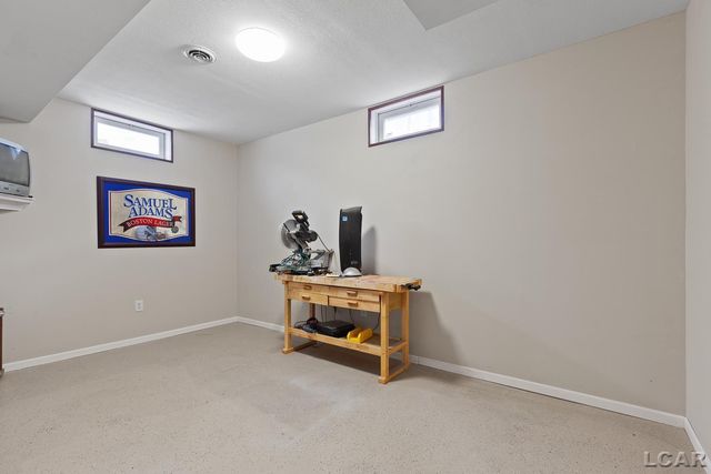 2625 Prairie Drive, Adrian, MI 49221