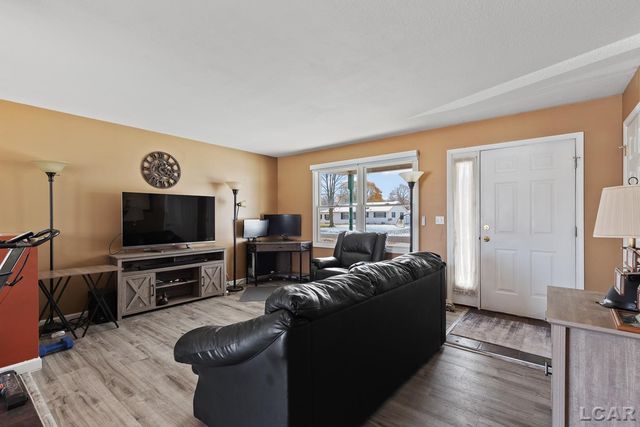 2625 Prairie Drive, Adrian, MI 49221