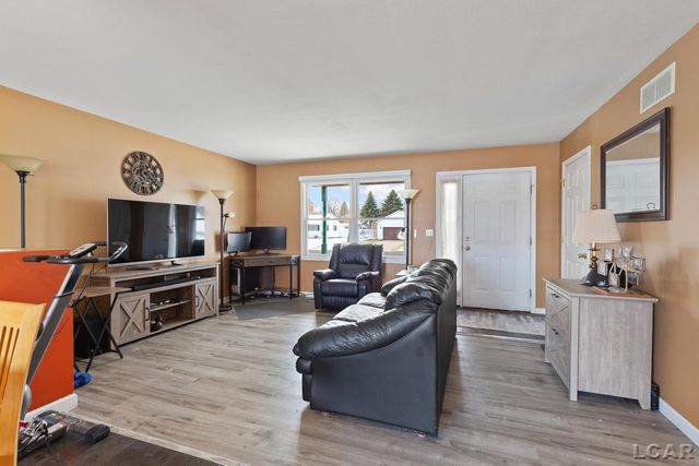 2625 Prairie Drive, Adrian, MI 49221